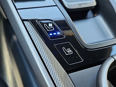 Certified 2025 Porsche 911 Carrera image 23