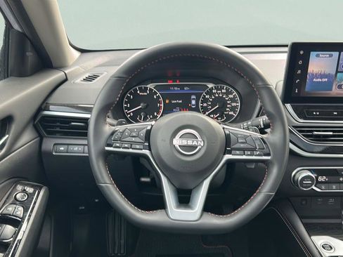 Used 2025 Nissan Altima 2.5 SR w/ SR Premium Package FWD image 16