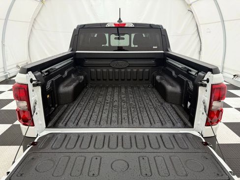 New 2025 Ford Maverick Lariat w/ Black Appearance Package image 4