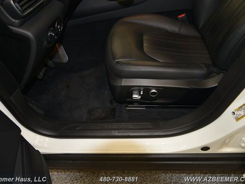 Used 2021 Maserati Levante image 12