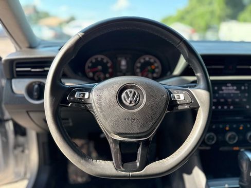 Used 2021 Volkswagen Passat 2.0T SE image 18