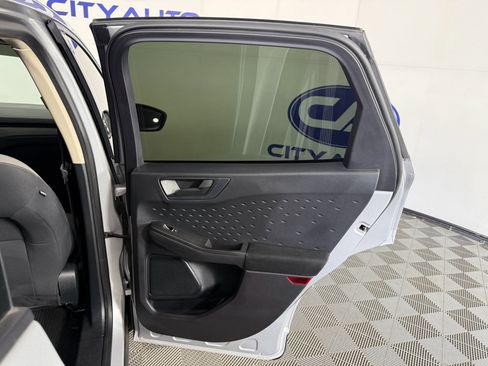 Used 2020 Ford Escape S image 18