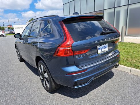 New 2025 Volvo XC60 T8 Plus w/ Protection Package Premier image 5