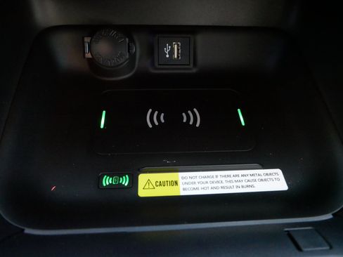 Certified 2025 Toyota RAV4 XLE image 28