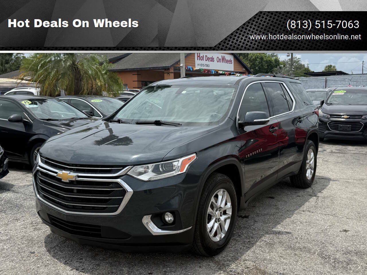 Used 2019 Chevrolet Traverse LT FWD image 1