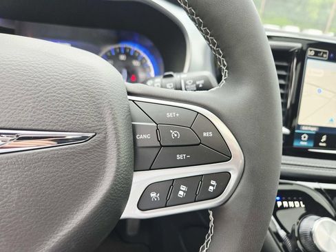 New 2026 Chrysler Pacifica Limited FWD image 23