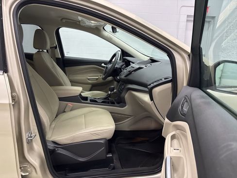 Used 2017 Ford Escape SE image 33