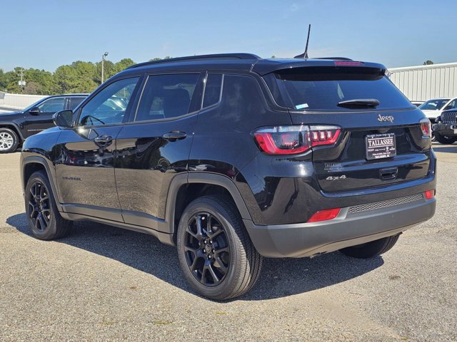 Used 2026 Jeep Compass Latitude w/ Quick Order Package 29K AWD/4WD image 12