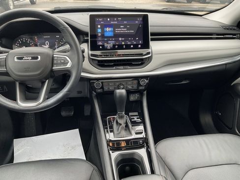 Used 2022 Jeep Compass Limited w/ Sun and Sound Group image 12