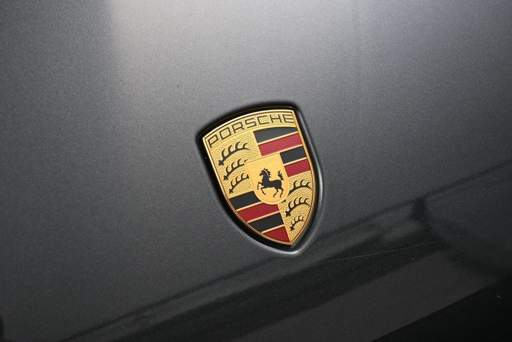 Certified 2026 Porsche Macan AWD/4WD image 13