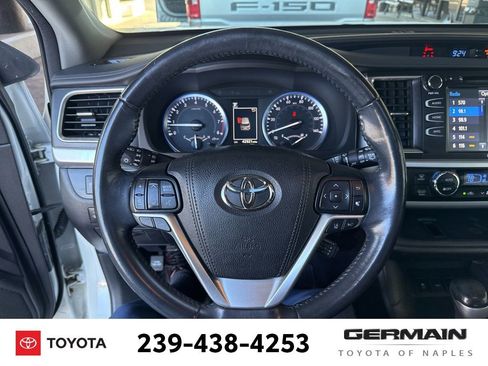 Certified 2018 Toyota Highlander SE image 21