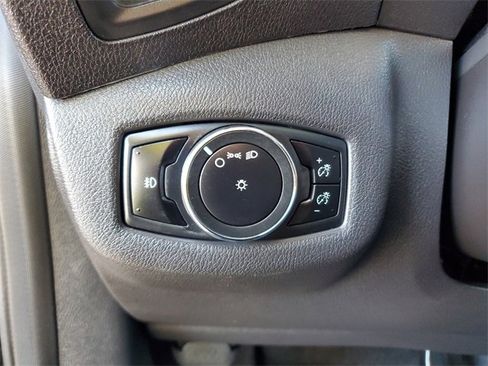 Used 2018 Ford Transit Connect XLT image 27