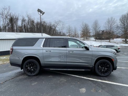 Used 2023 Chevrolet Suburban LS image 2