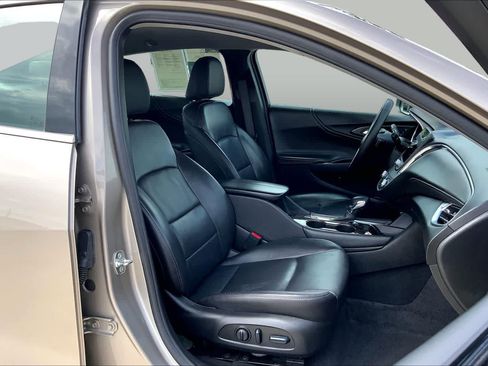 Used 2024 Chevrolet Malibu LT FWD image 9