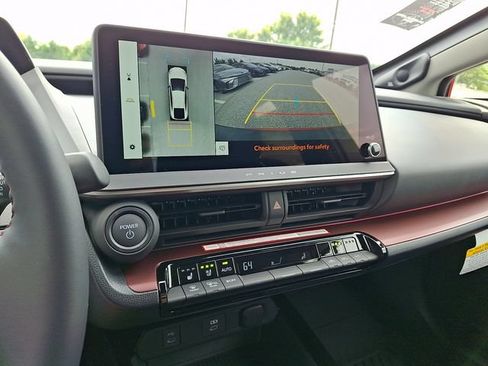 New 2026 Toyota Prius Plug-In Hybrid FWD image 8
