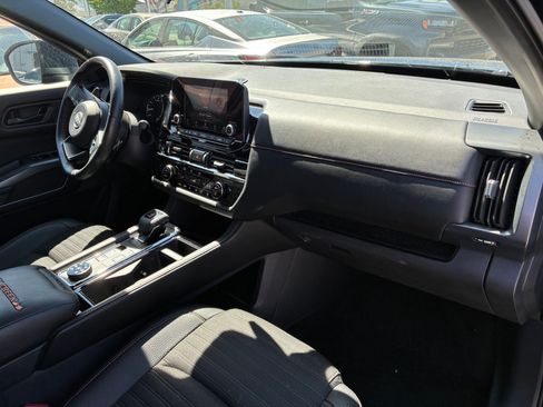 Used 2025 Nissan Pathfinder Rock Creek AWD/4WD image 32