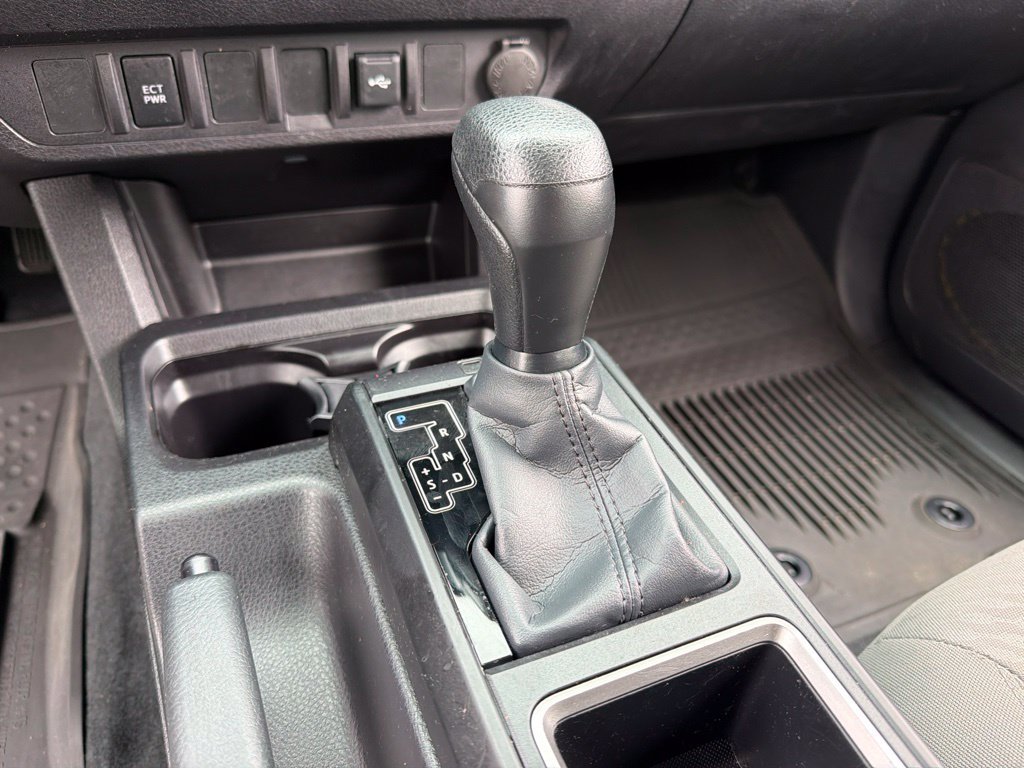 Used 2023 Toyota Tacoma SR AWD/4WD image 16