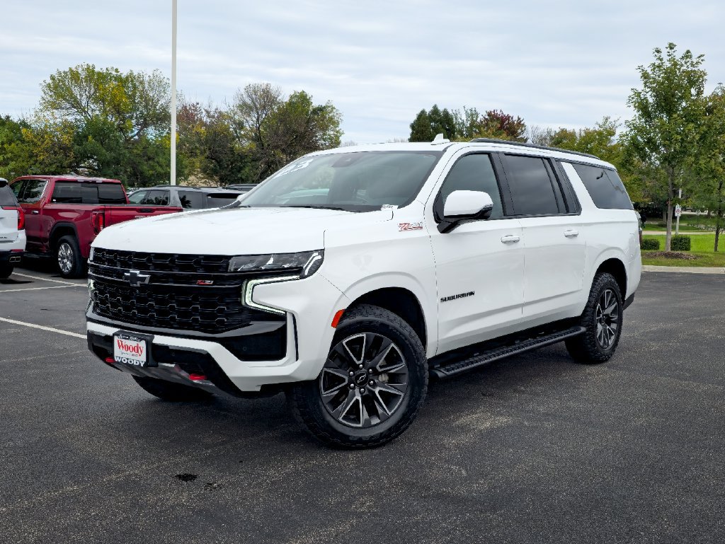 Certified 2023 Chevrolet Suburban Z71 w/ Luxury Package AWD/4WD image 2