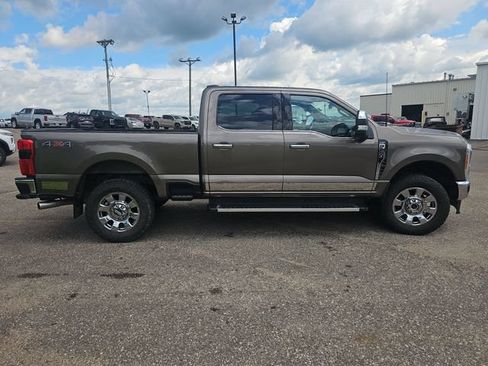 Used 2023 Ford F250 Lariat w/ Chrome Package AWD/4WD image 6