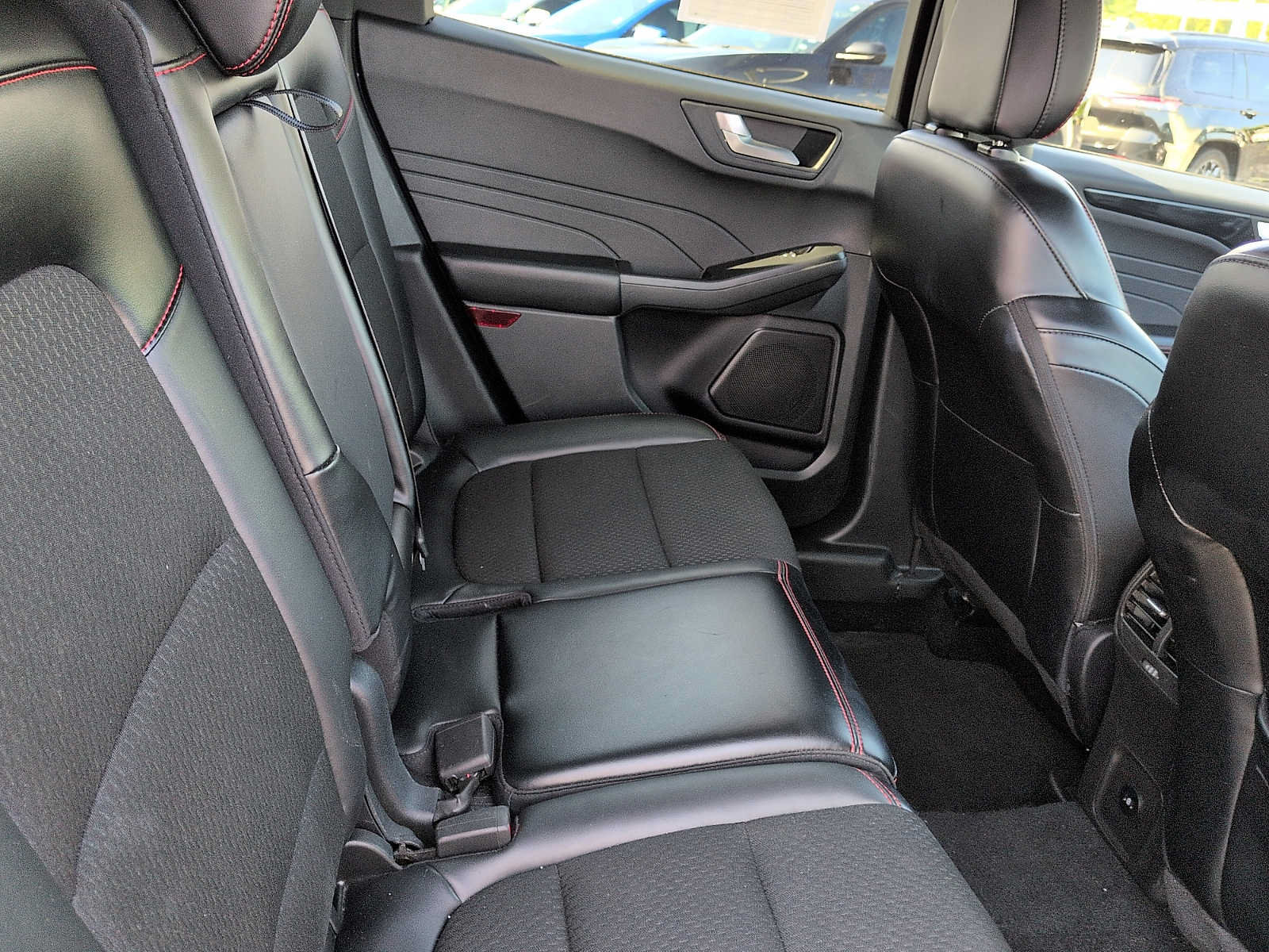 Used 2025 Ford Escape ST-Line Select AWD/4WD image 11