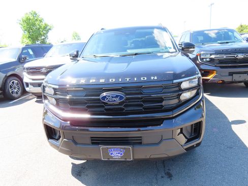 New 2026 Ford Expedition Max Active AWD/4WD image 2
