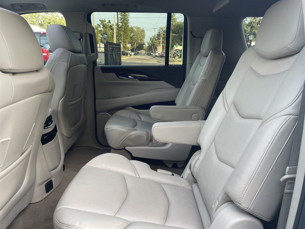 Used 2016 Cadillac Escalade ESV Luxury RWD image 24