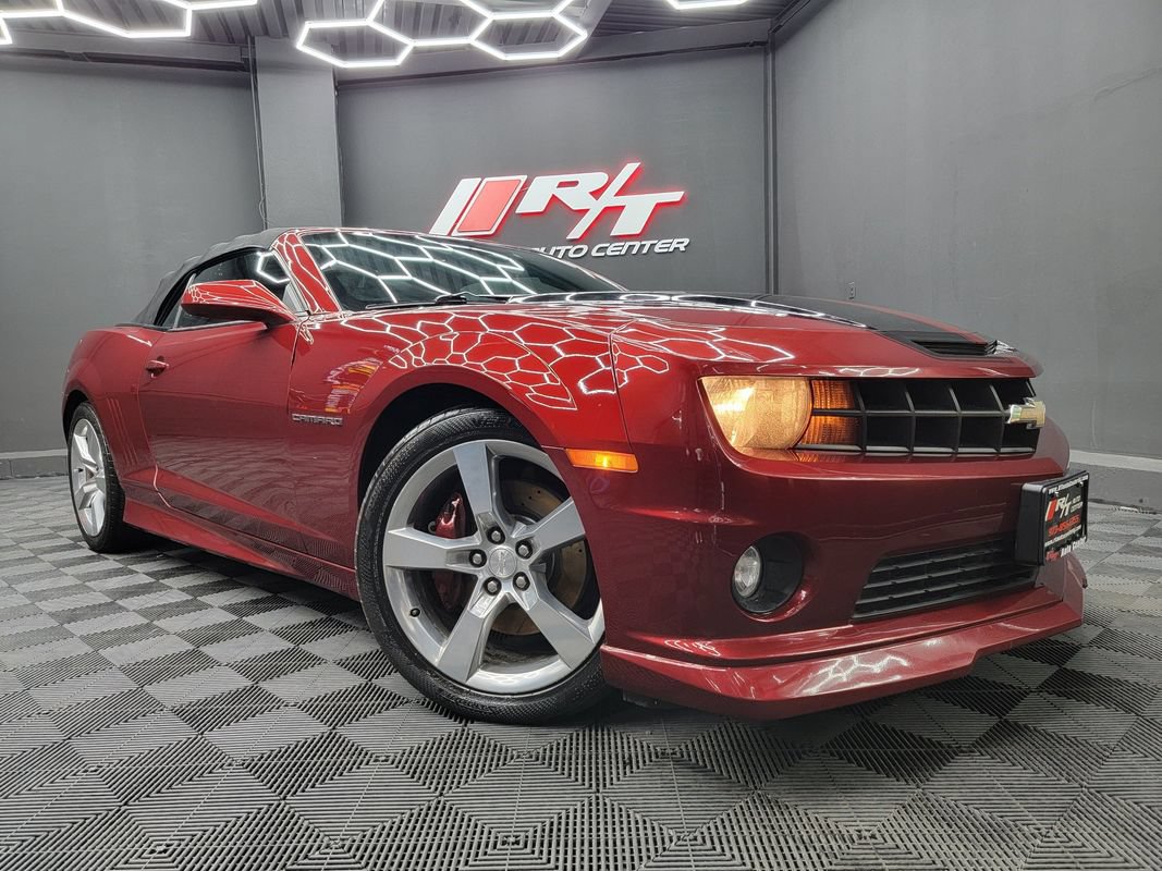 Used 2011 Chevrolet Camaro SS RWD image 1