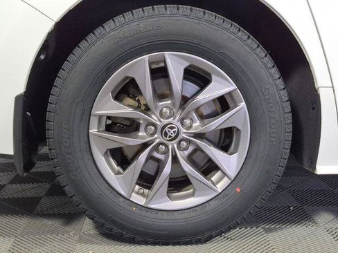 Certified 2023 Toyota Sienna LE FWD image 28