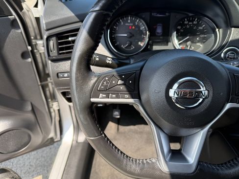 Used 2017 Nissan Rogue Sport SL FWD image 23
