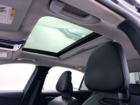 Used 2022 Mercedes-Benz C 300 Sedan image 4