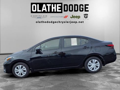 Used 2025 Nissan Versa S w/ Trunk Package image 17