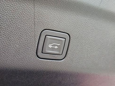 Used 2025 Cadillac Escalade V w/ LPO, ONYX Package image 32