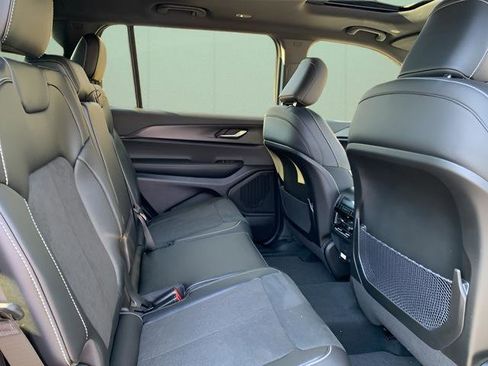 New 2025 Jeep Grand Cherokee L Altitude image 36