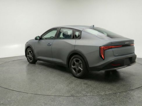 Used 2025 Kia K4 LXS image 6