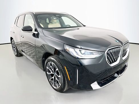 Used 2025 BMW X3 xDrive30i w/ Convenience Package image 3