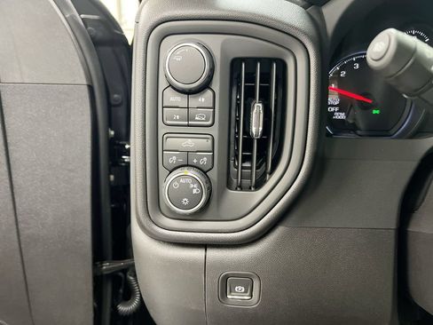 Used 2024 Chevrolet Silverado 1500 Custom w/ Turbomax Blackout Package AWD/4WD image 17