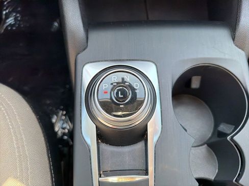Used 2022 Ford Escape SE FWD image 33
