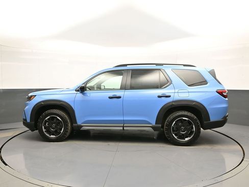 Used 2025 Honda Pilot TrailSport image 9