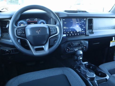 New 2025 Ford Bronco Big Bend image 2