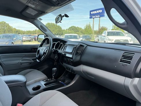 Used 2015 Toyota Tacoma 2WD Access Cab image 18