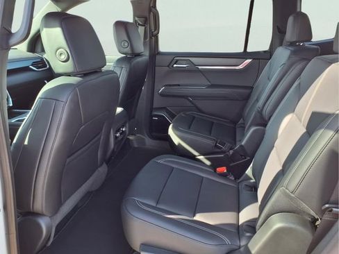 New 2026 GMC Acadia Elevation w/ Elevation Premium Package AWD/4WD image 18