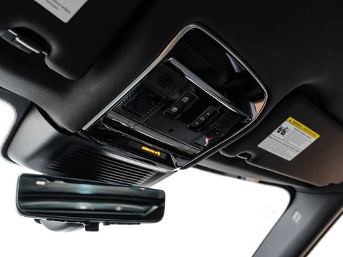 Used 2024 Land Rover Range Rover Sport Dynamic SE image 33