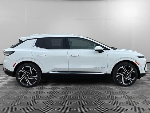 New 2026 Chevrolet Equinox EV LT image 2