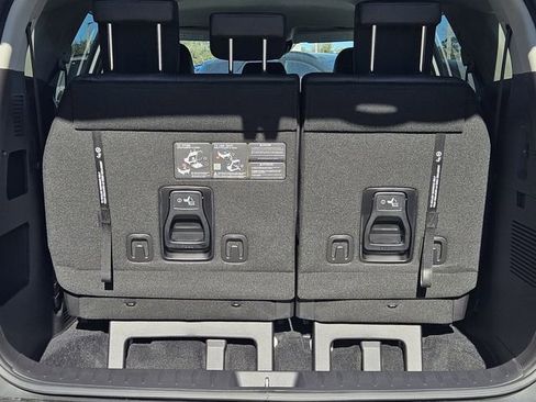 New 2026 Kia Carnival FWD image 6