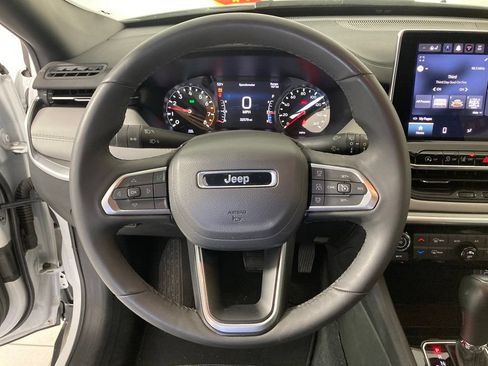 Used 2025 Jeep Compass Limited AWD/4WD image 10