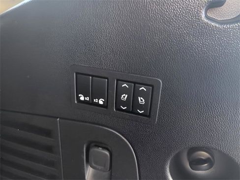 Used 2020 Cadillac Escalade Luxury image 11