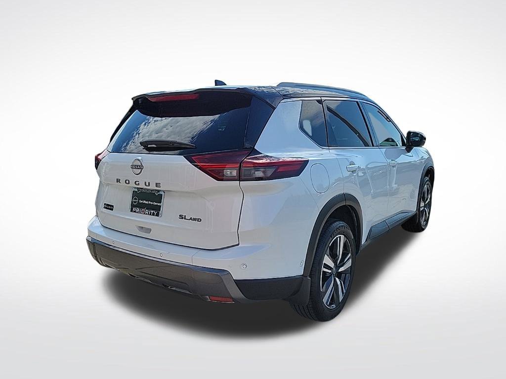 Certified 2024 Nissan Rogue SL w/ SL Premium Package AWD/4WD image 4