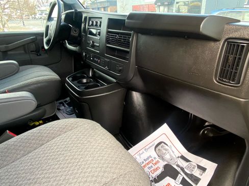 Used 2025 Chevrolet Express 2500 RWD 2500 155 w/ Communications Package image 18