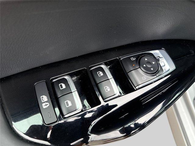 Used 2025 Kia K5 GT-Line AWD/4WD image 17