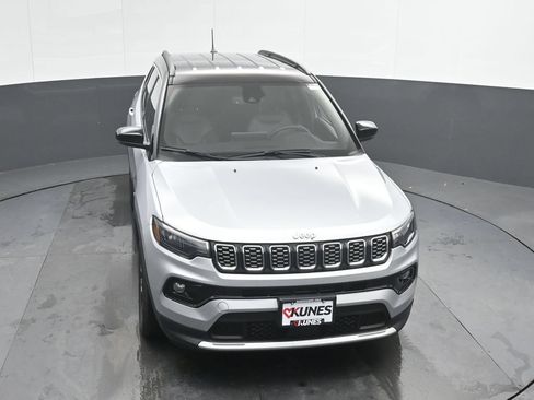 Used 2025 Jeep Compass Limited AWD/4WD image 36